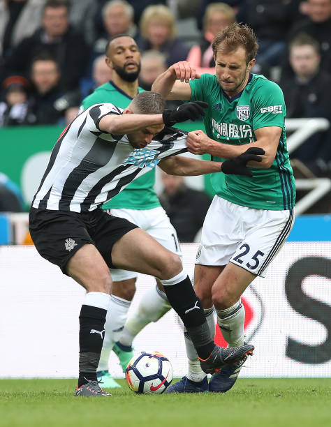 凭借他的非 凭借他的非