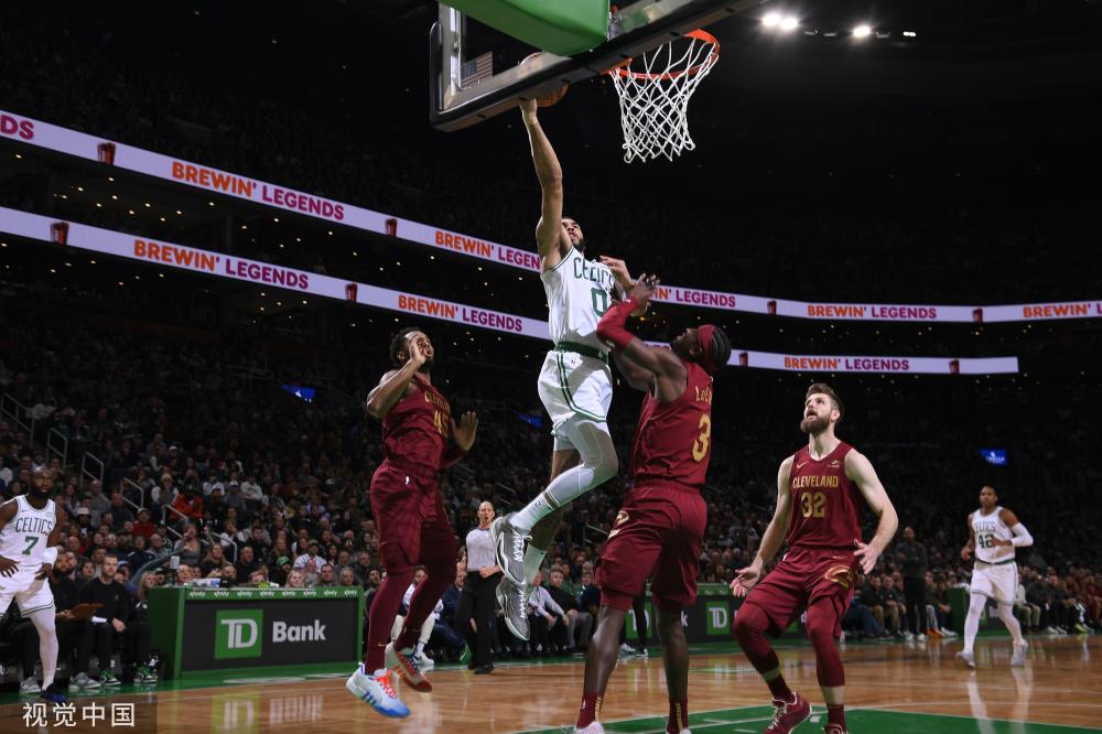 还牵动着球 还牵动着球